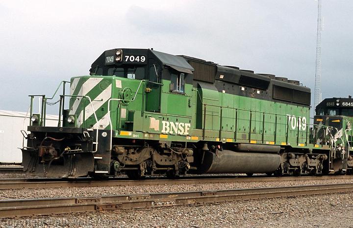 BNSF 7049 SD40-2.jpg